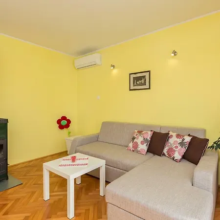 Apartment Rosa *